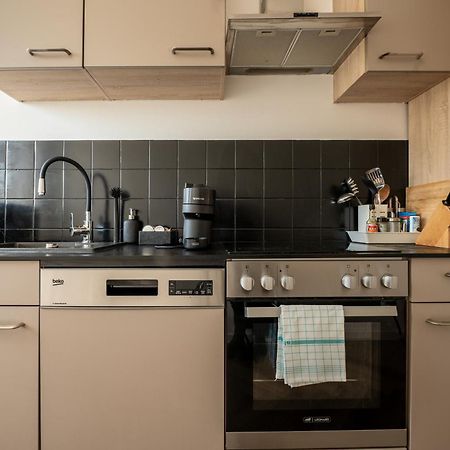 Airport Apartment Fuer 4 - Smart Tv - Kueche - Echarger Hamborg Eksteriør billede